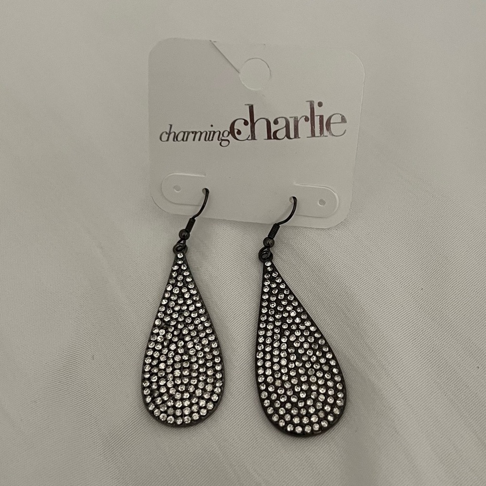 Black and Silver Teardrop Earrings NWT for Prom